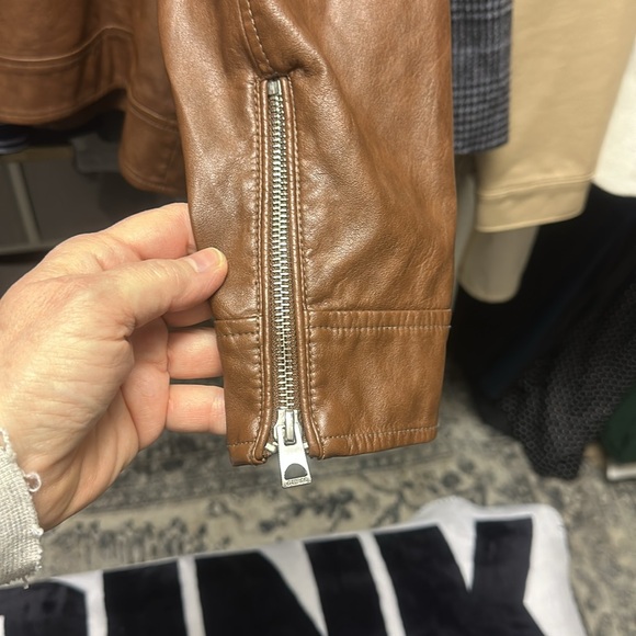 Guess Coat Men’s XL Brown with Silver Zippers. Knit at arms. - Picture 7 of 12